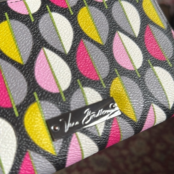 Vera Bradley Wallet zip around canvas Stylish Multicolor moon drops - Picture 2 of 6